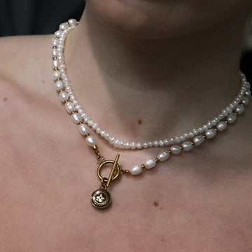 Vintage Dark Brown Charm Pearl Necklace